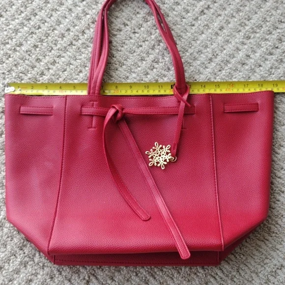 Elegant Red Tote Bag - Picture 13 of 17